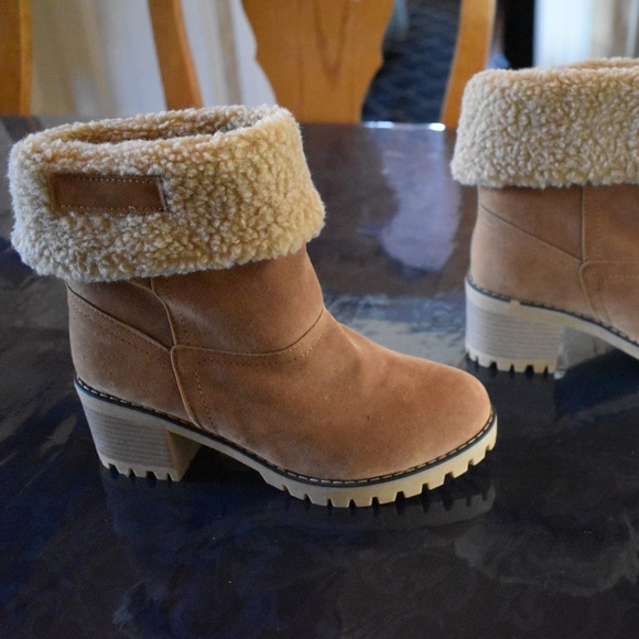 Fleece Lined/Camel Colored Boots with Heel (Size 6) - Picture 2 of 6